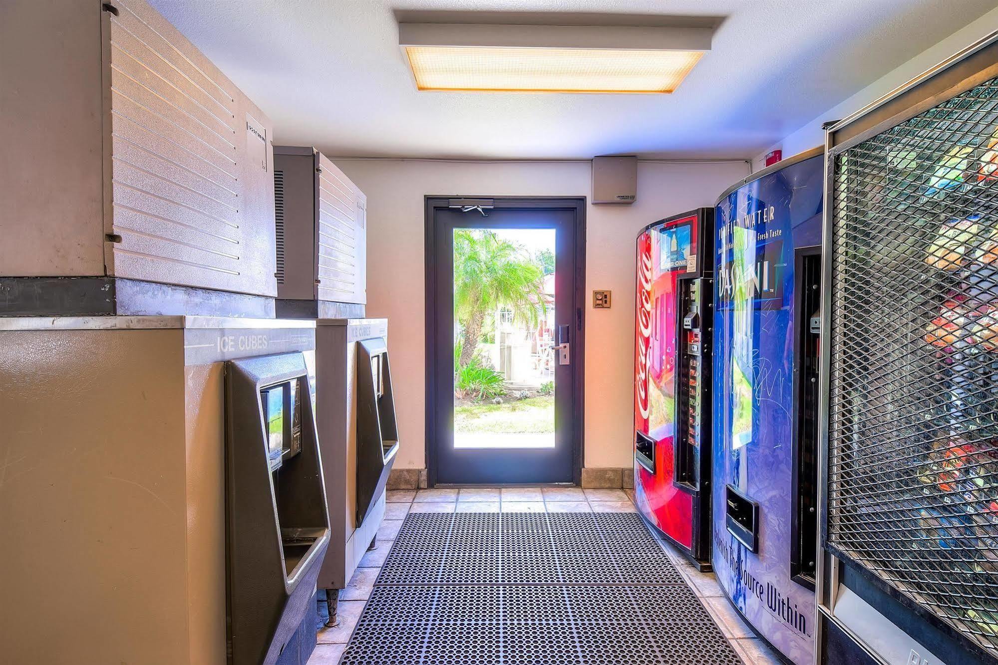 Motel 6-Corona, Ca ภายนอก รูปภาพ